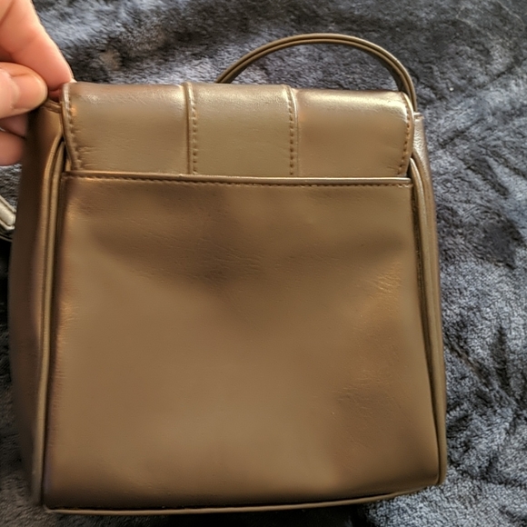 Liz Claiborne Crossbody Bag - Picture 5 of 6